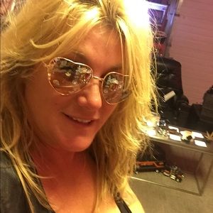 Meet your Posher, Paulette